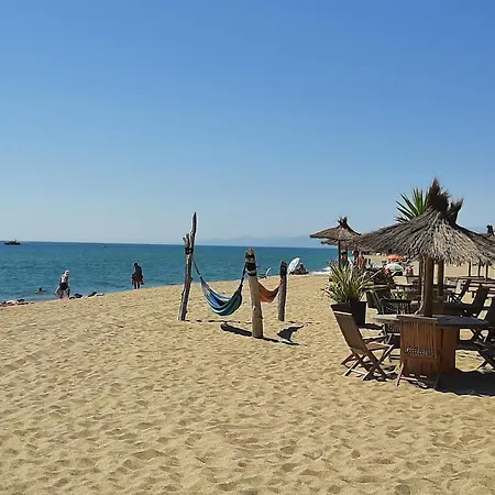 Holiday home Les Pieds Dans L'eau